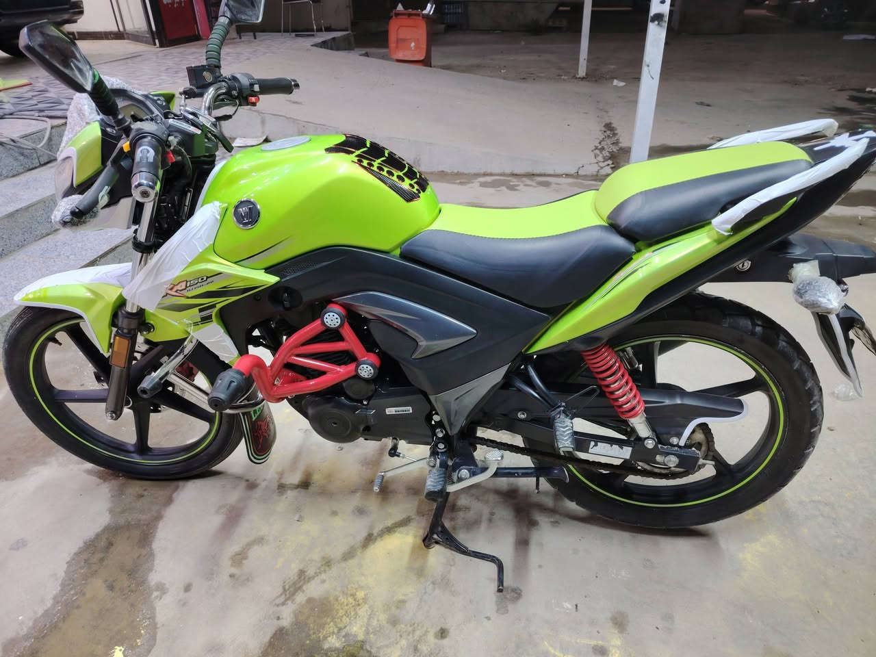 للبيع هاوجي جديده فول مسجل كمل موديل 21 سعرها ١٦ ونص اني من الرمادي حي التأميم شراي اتصل ***********
