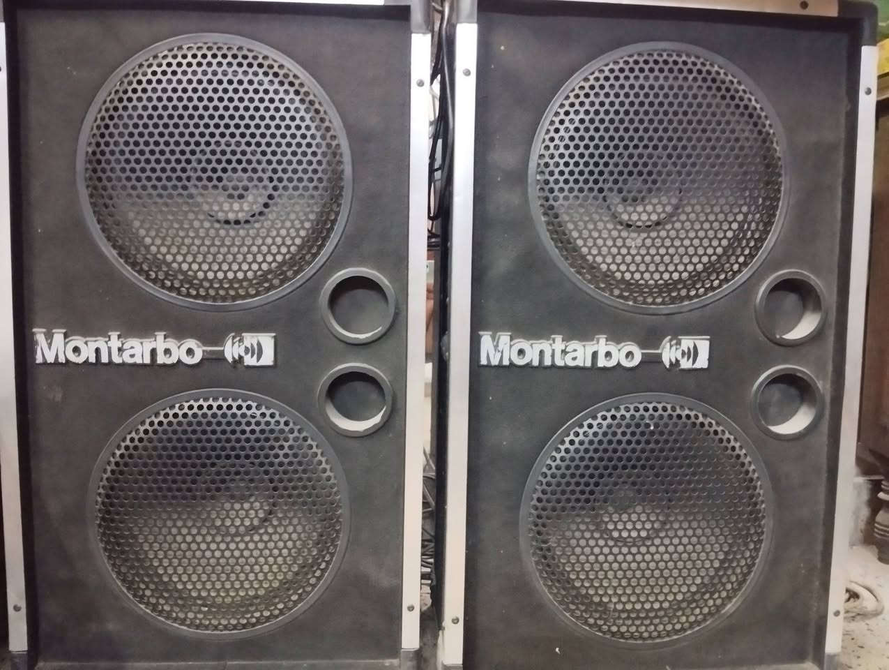 السلام عليكم
زوج سماعات مونتاربو  100 واط مع  مكسر ياماها مع  امبليفاير يتحمل اربع سماعات مع مايكات وستاندات وجميع الملحقات سوكتات الربط الأجهزة بحالة جيدةجدا  السعر 800  دولار


**إذا كنت صاحب هذا الإعلان وتريد حذفه لأي سبب، رجاءا أرسل رسالة إلى الدعم الفني**