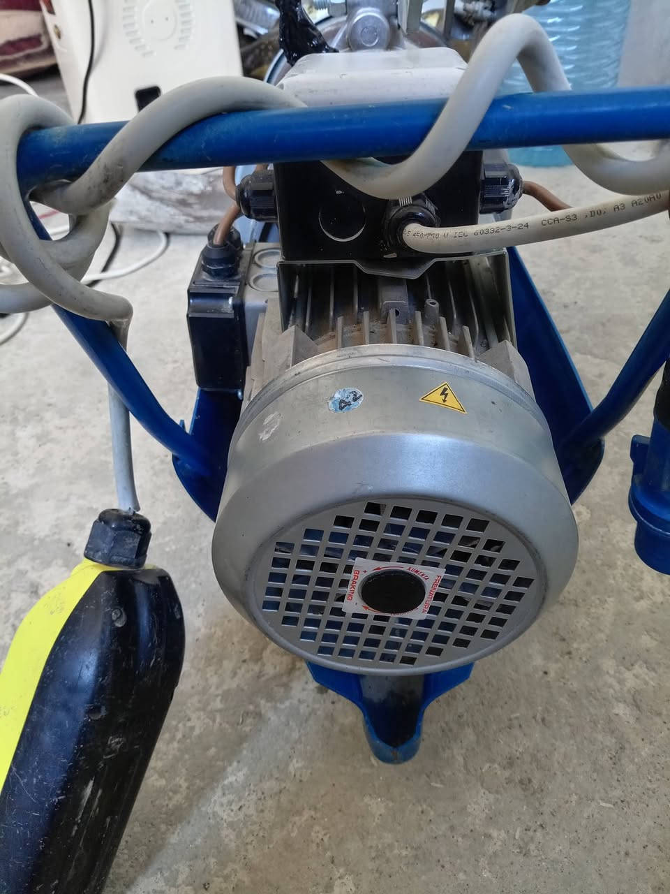 ونج للبيع
شرط ملف نحاس
ونج ايطالي الاصلي
ونج حمل 500 ك
السعر 1100 وبي مجال
واتساب على هذا الرقم ***********
الاستفسار على هذا الرقم ***********
