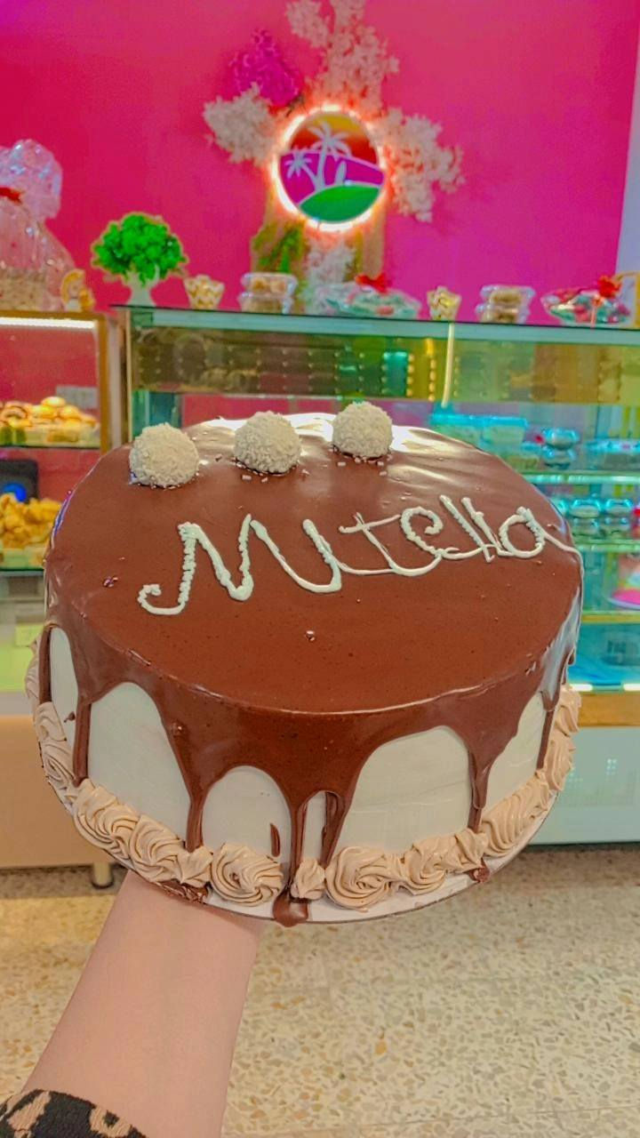 كيك الجزيرة
متوفره كيكات أعياد الميلاد مصممه بكل حب أشكال متنوعه الوان حسب طلبكم وطعم يفرح القلب مجموعه كيكات متنوعه حسب الطلب
للحجز وطلب هذا النماذج
من خلال مراسله الصفحه
او الاتصال على رقم ***********
متوفر توصيل 🛵
