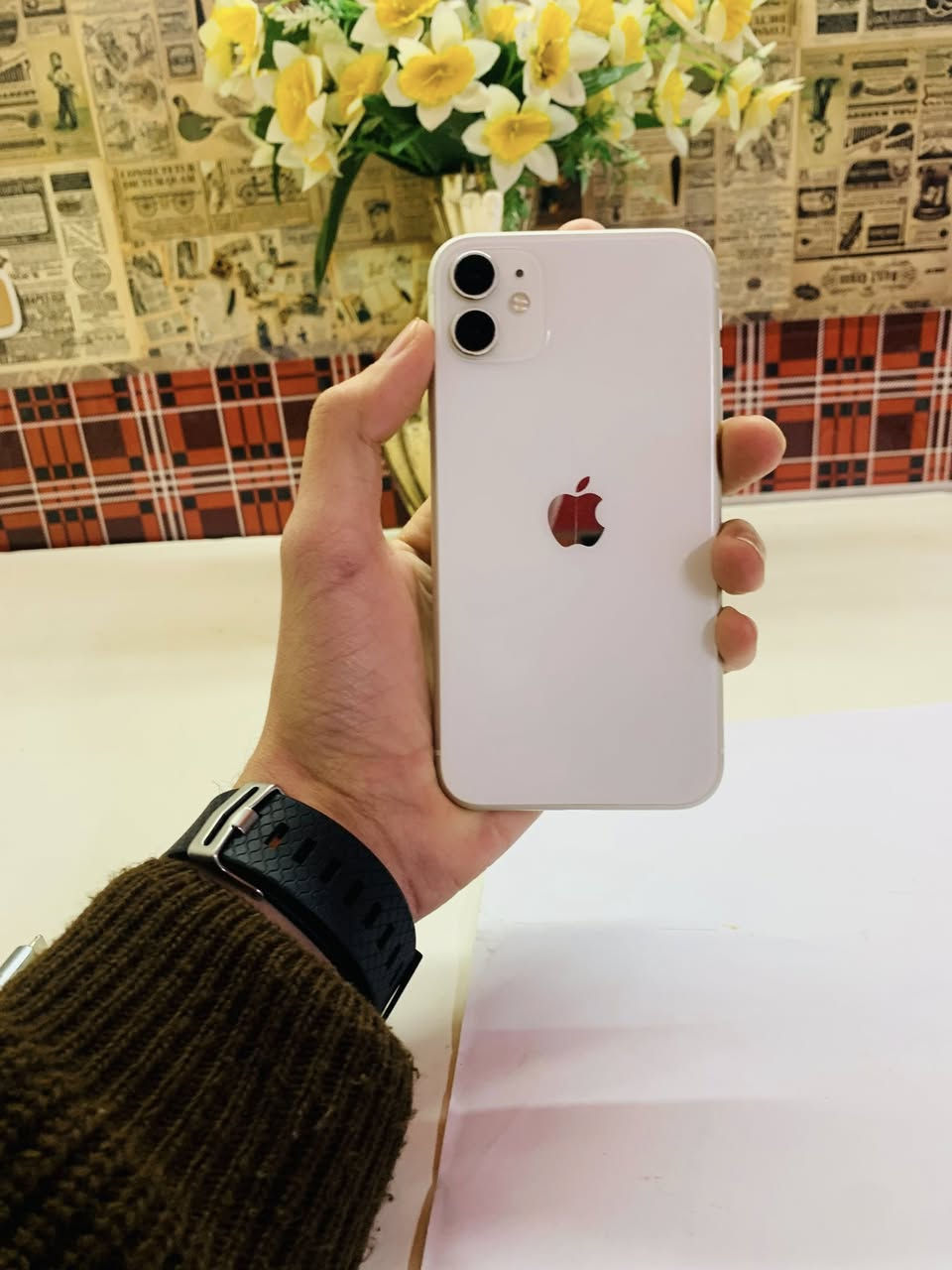 جبتلكم ايفون١١ 
جهاز نضيف ومرتب 
وتر بروف ذ ١٢٨
السعر فقط  ٢٠٠ 🔥🔥
***********
