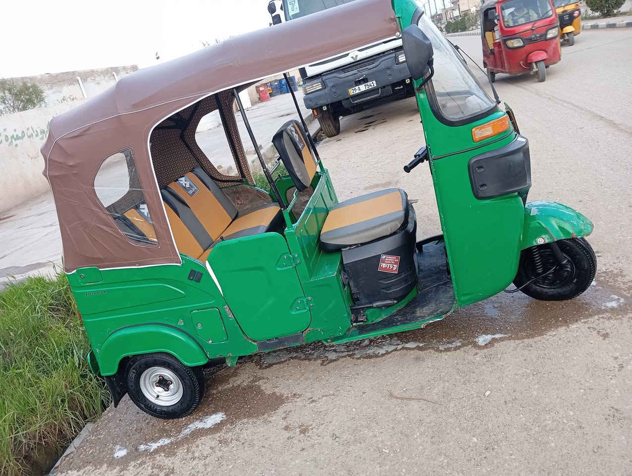 تكتك البيع 22شهر 10 كفاله عامه كشره ومكينه مجفته شريكه مكاني رفاعي سعر 8200 وبيه مجال بصيط الشراي ***********
