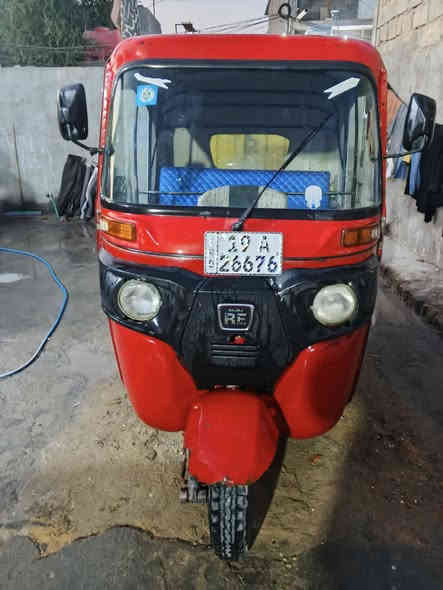 سلام عليكم تكتك موديل 16طالعه بل 17شهر 3سنويه لوحات نكليزي باسمي تحويل مباشر بيها محرك 19تكتك جاهزة برغي ما عايزه كبل لشارع سعر 3و600وبيهة مجال مكاني كربلاء المقدسة رقم ***********
