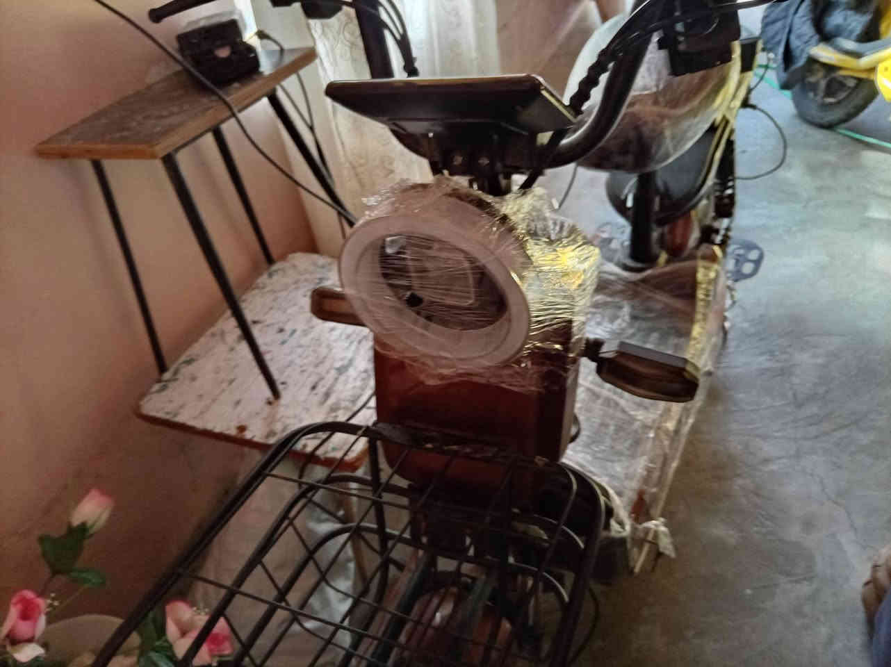 السلام عليكم  دراجة شحن
حجم 14نوع كوريا امار  
لد ملون
اشيار يمنة يسرة
هورن  بلجكتور عالي فول ويا جادر
طريقة التشغيل
بصمة وسويج وكارت
ستاند موبايل معا USP
 بلوتوث  بطاريات بلشرط دراجة فول كلشي بلشرط
السعر 230وبي مجال
التواصل علرقم
*********** وبي واتساب
المكان كركوك
حي النور
