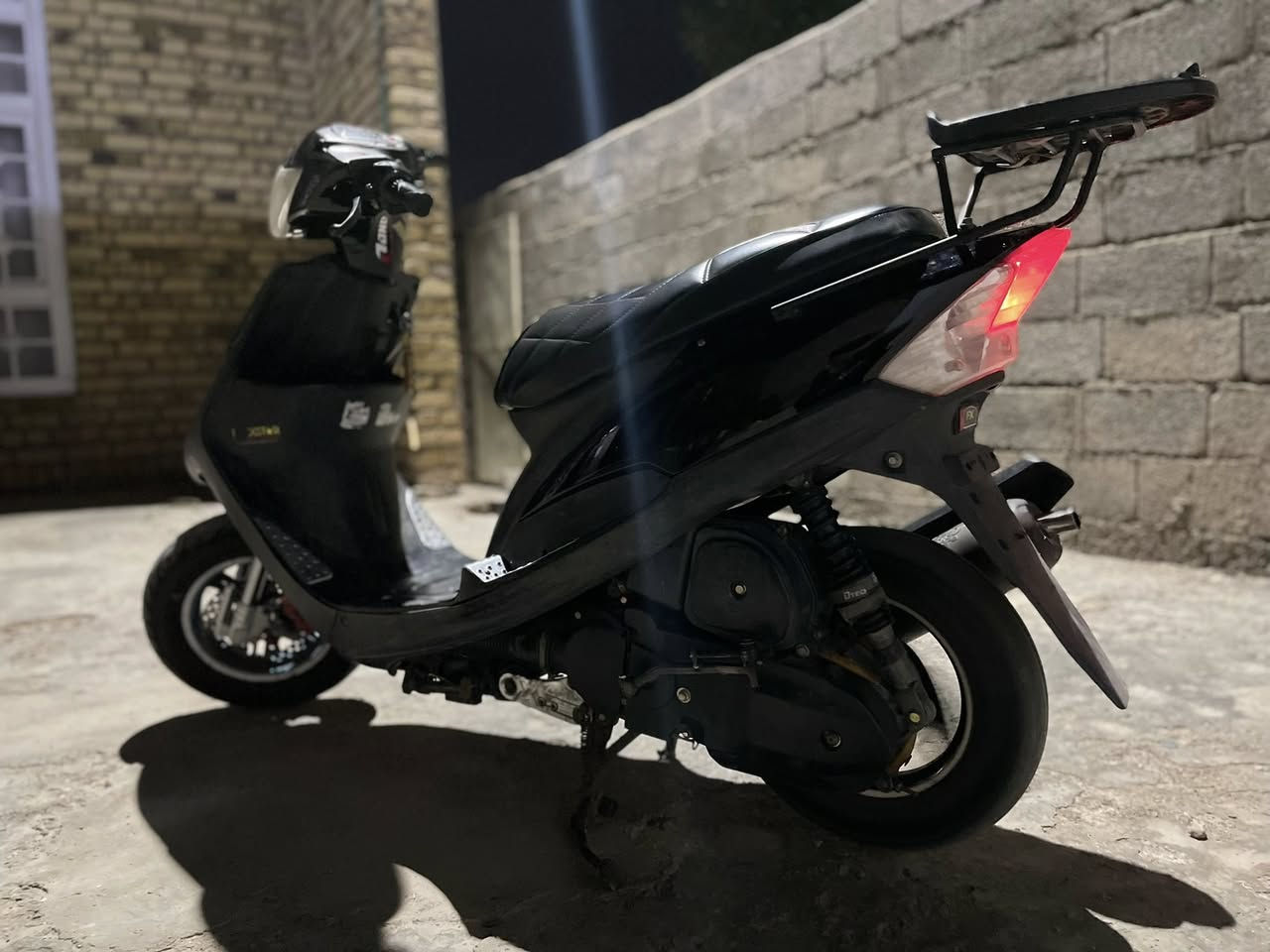 سلام عليكم ، ماكس عدلة للبيع نضافة 100‎%‎ شغالة كلها اشاير لايت سرعة 120 بلادي 49 نشاط يخبل. سعر 520 وبيها مجال تدلل  (***********)
