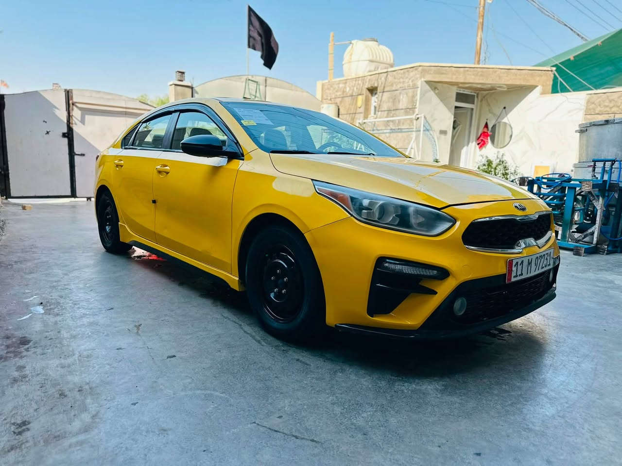 السلام عليكم بيع مستعجل !!! 
كيا فورتي 2021 GT line 

السعر 119 $ وبيها مجال 
بل عافية عل ياخذها 

مكينة 2000 دوش مكفولة 
كير AT المرغوب 

فول مواصفات ✅
وارد امريكي حادث بابتين تبديل بدون دواخل بدون لغود بدون شواصي بدون ايرباك 
سونار وصور الحادث مرفقة بل منشور 
بصمة 
فتحة 
دخول ذكي 
رادار 
كشنات جلد
كشنات كهرباء 
بصمة ابواب 
فول الفول وبعد بيها اهواي مواصفات 
 بسمي تحويل مباشر 
مكاني بغداد 
***********
