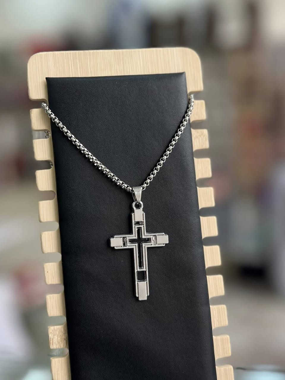 توفر صليب السيد المسيح ✝️
السعر 5,000 💵 
.متوفر توصيل لجميع محافظات العراق 🇮🇶 
للحجز واتساب ***********📲
