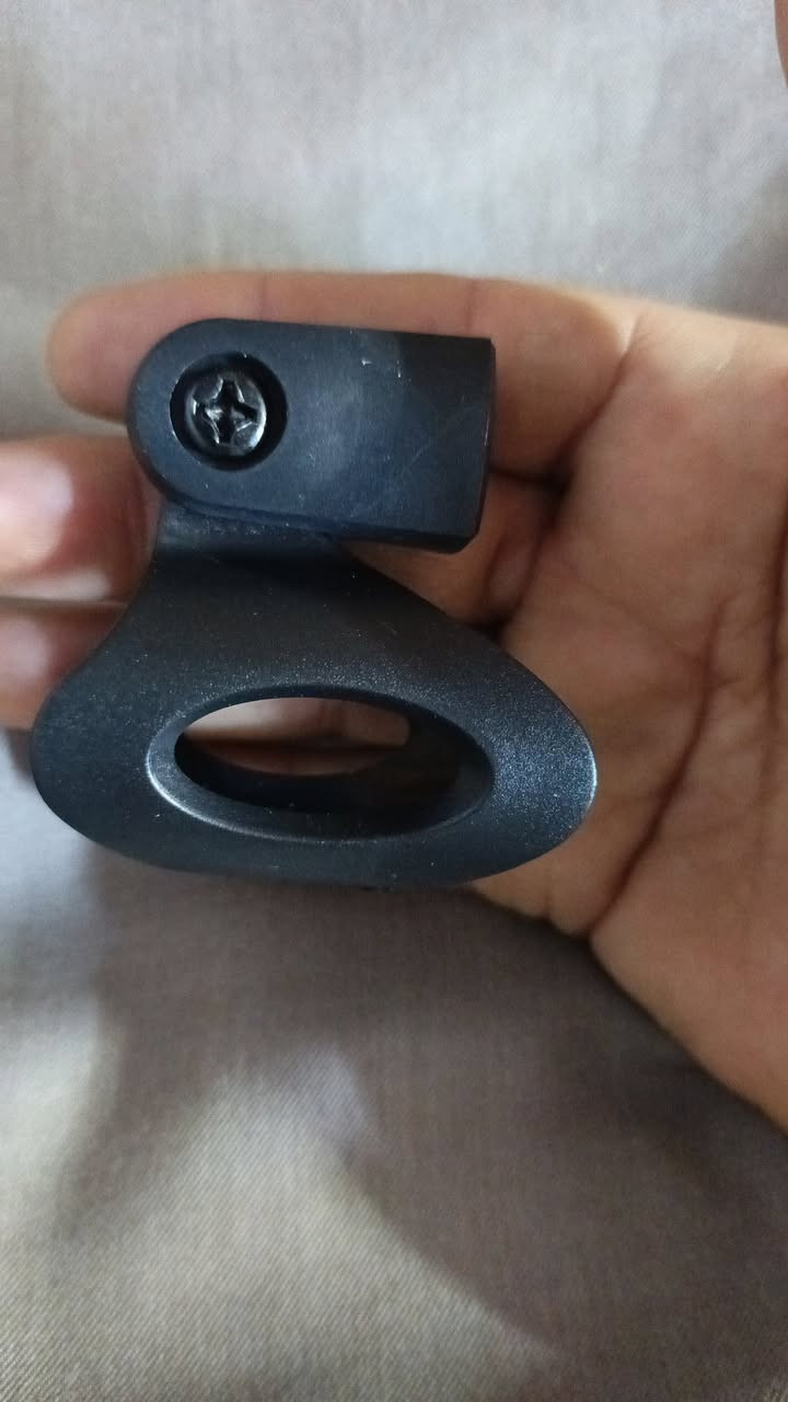 وصول واير مايك طول 10 متر بسعر 10 الف دينار 
واير مايك الاصلي طول عشرة متر السعر 20 الف 
ستاند مايك عرض خاص السعر 15 الف 
قاعدة مايك السعر 3000 ثلاثة الف دينار 
مايك لاسلكي السعر 20 الف 
ستاند سماعة سعر الزوج 50 الف
خدمة توصيل لكل محافظات العراق خمسة 
واتساب ***********
