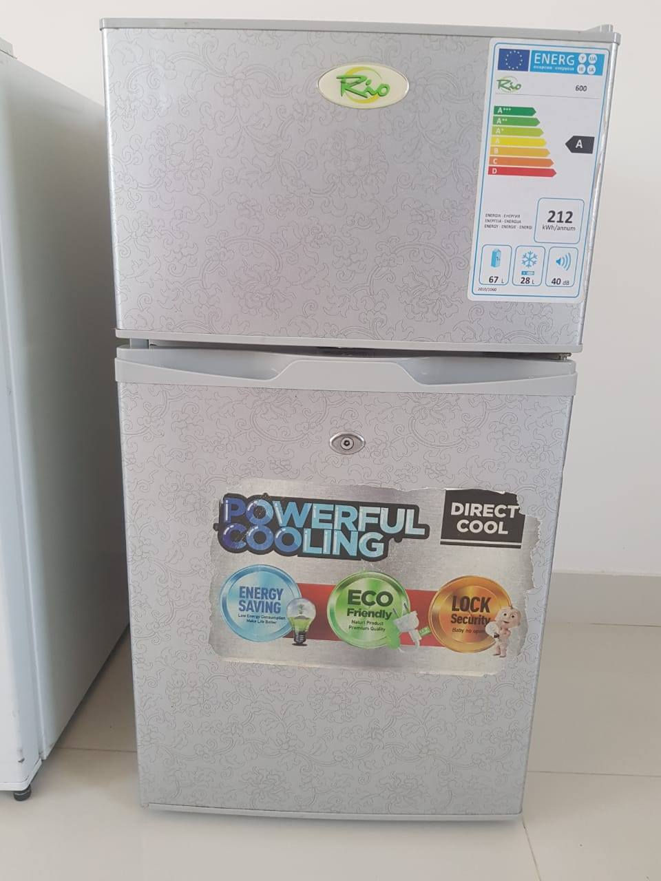 ثلاجه جديده تجميد ثلج مابيها اي نقص السعر 75//مكان هاشميه/***********
