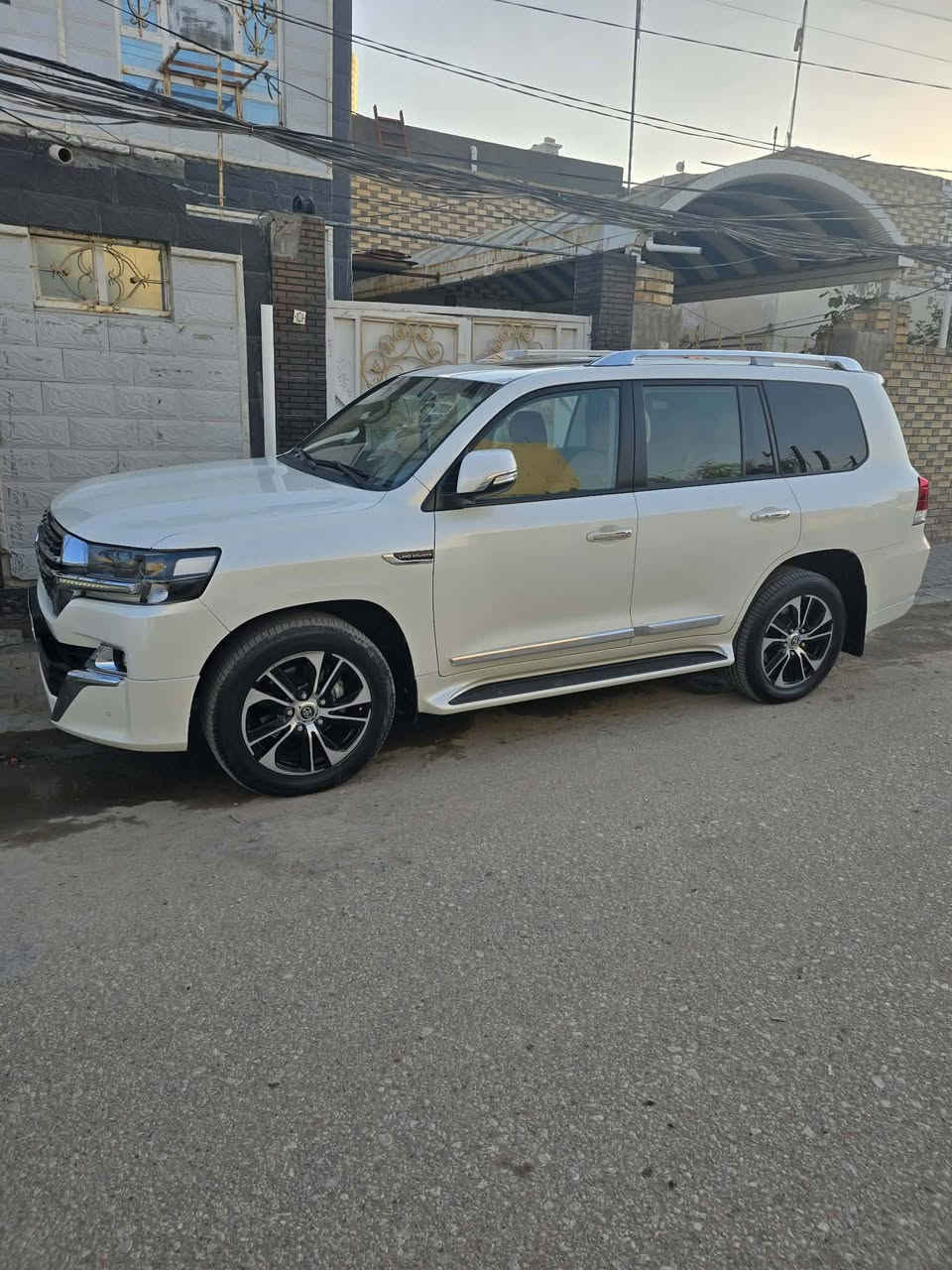 لاندكروز ٢٠٢١ شركات 
مكفوله كفاله عامه 
ماشيه ١٠٠ الف 
رقم اربيل  
رقم صاحب السياره 
***********
