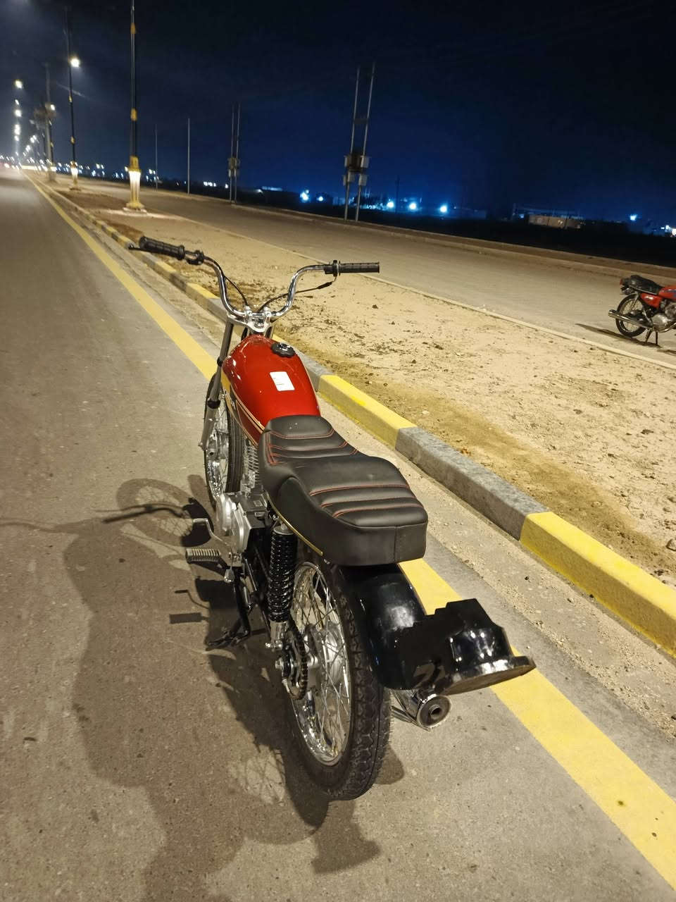 سلام عليكم دراجه للبيع نامه صارله سبوع من معمره جاهزه للاخير فوول *********** واتس إب
