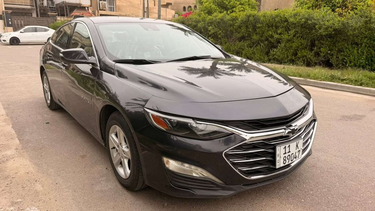 السلام عليكم
شورفليت ماليبو 2023 LT1 
1500 TURBO
اللون ميتاليك المميز 
مواصفات "LT1" نص فول 
بصمة تشغيل + بصمة ابواب 
تحكمات ستيرن بالكامل 
تحديد مسار 
رادارات داتا شو امامي + خلفي 
سايد بريك كهربائي 
شاشة كار بلي + اندرويد اوتو 
بعد بيها مواصفات 
ممشى حقيقي 85000 
حادثها دعامية + بيها قطع كلير من امريكا فقط ابيعلك حزام
صور الحادث مرفقة داخل المنشور  
مكفولة من الصبغ التبديل 
مكفولة من الدواخل 
ملك شخصي تحويل ثاني يوم 
هزة + سنوية جديدات 
للاستفسار 
واتساب + اتصال 
***********
