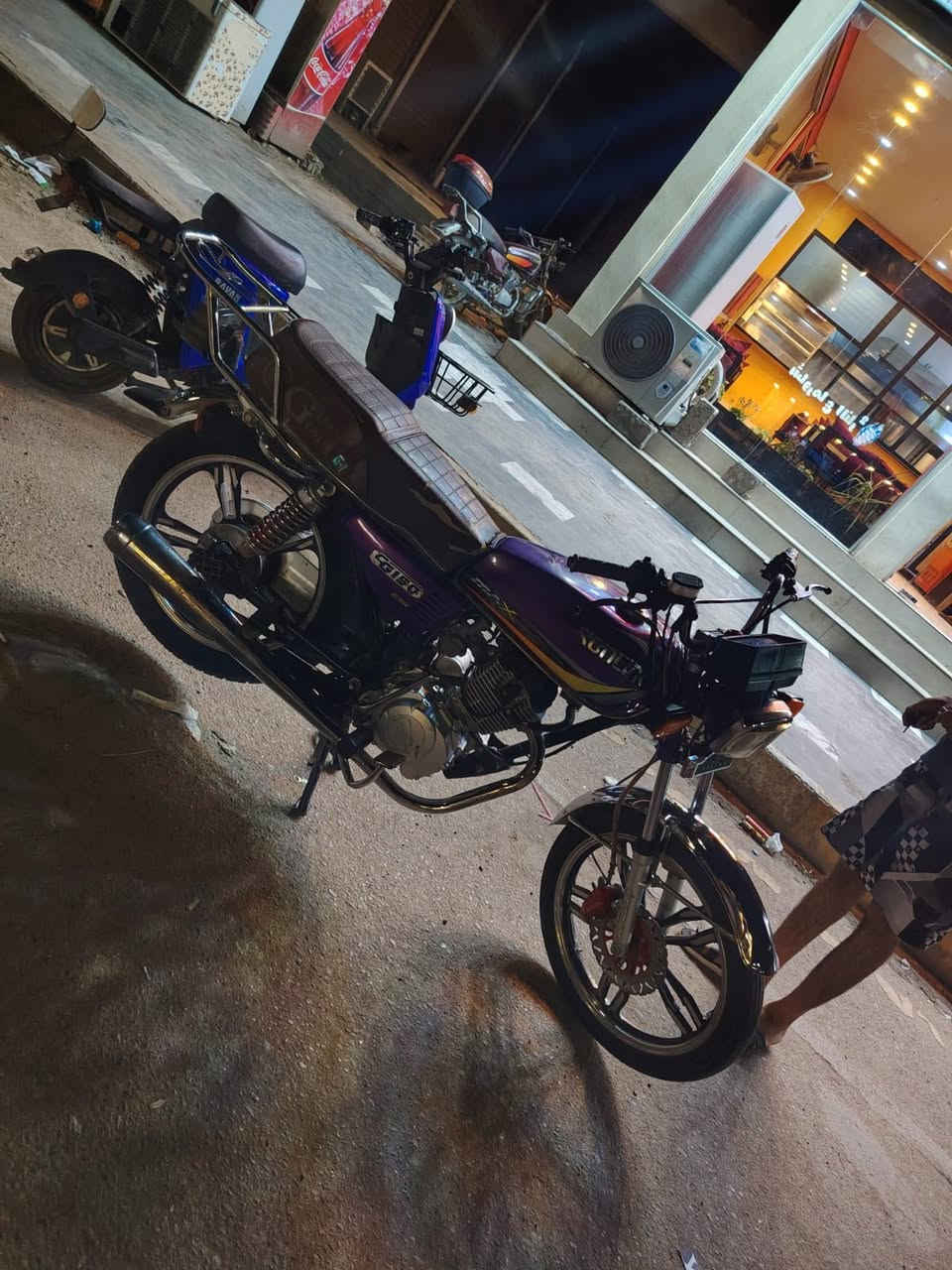 سلام عليكم للبيع دراجه. سونك موديل ٢٠٢٣درجه  بيهه نواقص قليله مكانهه دجيل سعر ٥٠٠وبيه مجال رقم هاتف***********
