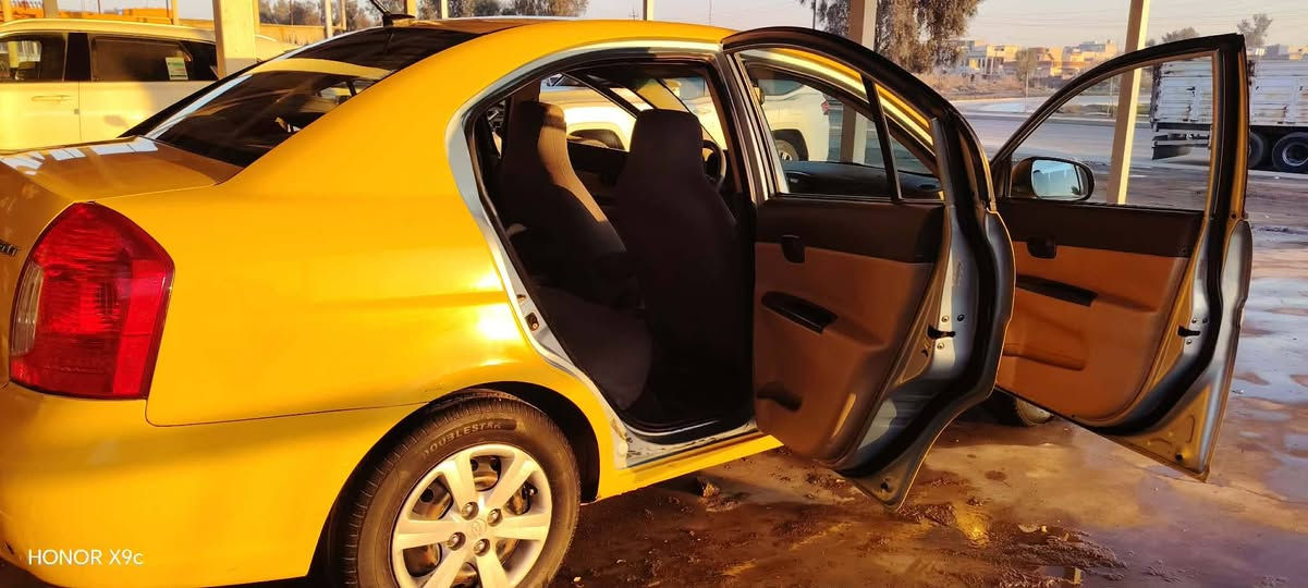 اكسنت موديل 2011امريكي

رقم بغداد نكليزي كابون بانزين بيها 

محرك وكير شرط تبريد شغال 

طخم امامي وخلفي جديد 

طخم تايات جدد وباتري جديد

السيارة صبغه وحدة ضرر بوند مبدل فقط كود واحد كلها 

جامات كهرب توماتيك مري كهرب 

شرط التحويل السعر 100 وبيها مجال 

الاتصال ***********
