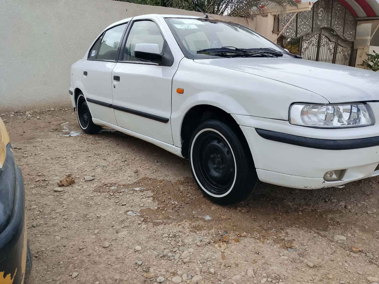 السلام عليكم للبيع سمند 2010 سنويه ل30  سياره بيه صبع دوس وهلالات سياره جاهزا مكينه وگير حداديه تخم تاير كهربائيات تبريد لسياره من ايدك للشارع  لسعر 38 وبيه مجال مكان لسياره واسط كوت مركز لمدينه ***********
