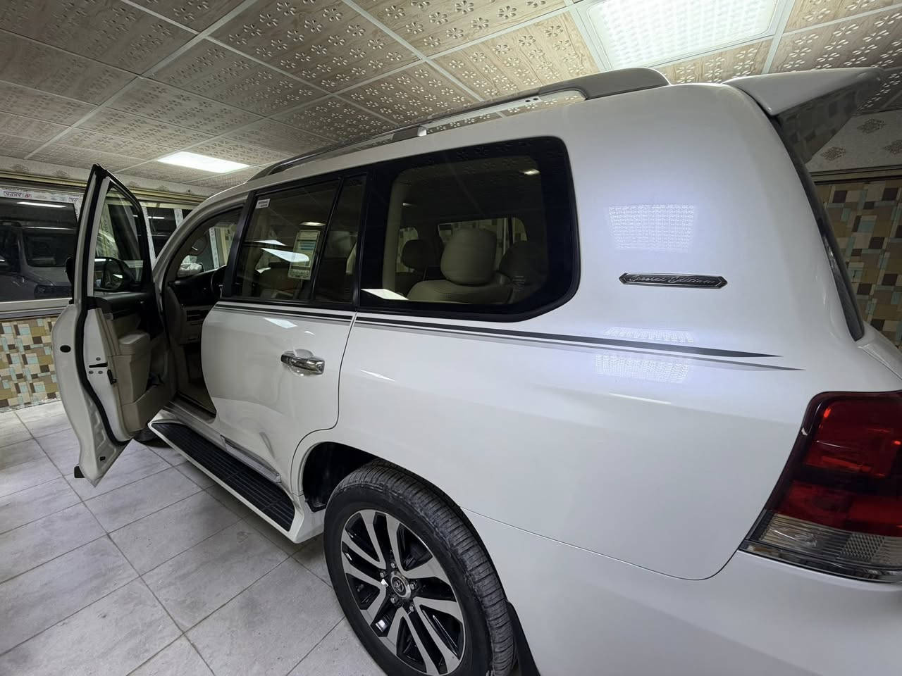 • تويوتا لاندكروز ساز  GXR Grand Touring
• اللون ابيض صدفي 
•ماشية 134 
•موديل 2019 
•بدون بارد بدون صبغ السيارة وكالة
• محرك V6
• دفع رباعي (دبل)
• فتحة سقف
• تشغيل بصمة
• دخول ذكي
• كاميرا خلفية
• حساسات أمامية وخلفية
• مثبت سرعة
• كشنات جلد
• كشنات كهربائية
• تكييف أوتوماتيك مزدوج
• الضوء LED
• صندوك كهربائي
عنواني بغداد الزعفرانية شراي وتريد تشوف السيارة موجودة بالكراج وهلا بيك 
***********
السعر 485$
