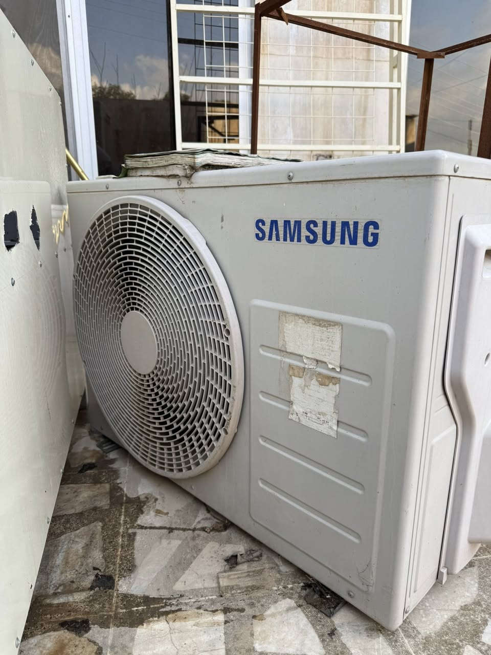 سلام عليكم اثاث بيت كامل النضافه كلش قويه والاغراض كلها اخو الجديد المكان بسليمانيه بختياري
غرفه نوم+سبلت+ثلاجه بابين+ثلاجه براد+كراسي وميز طعام+4ميز تلفزيون+كاونتر المنيوم الي يكسر بالسعر لايتصل الله يخليكم  وعندي تخم تركي اصلي 20 نفر يعني تخمين
***********
