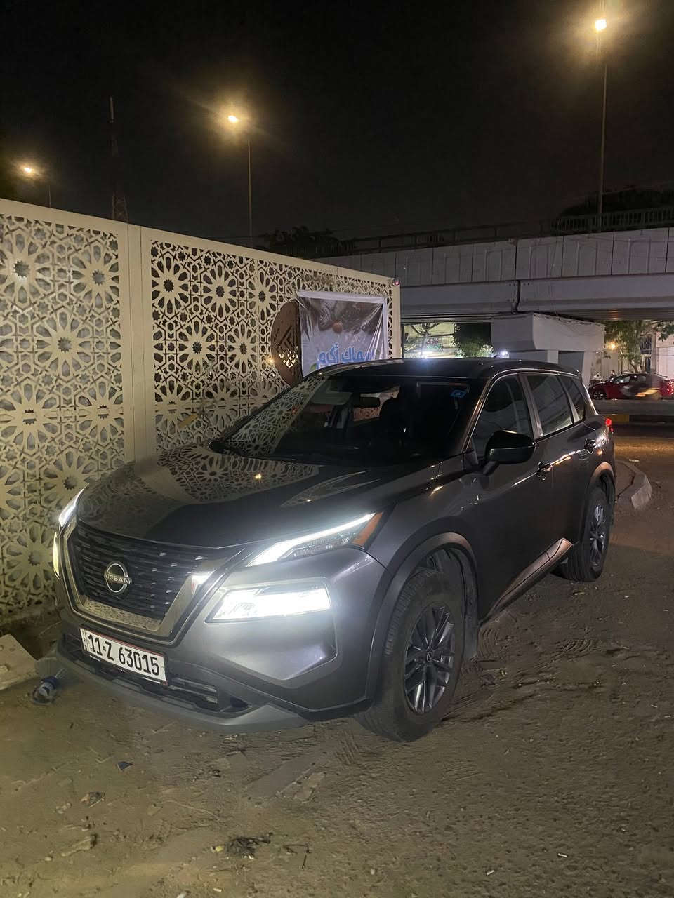 السلام عليكم 
نيسان روج ٢٠٢٣ 
بغداد مكانها الدورة 
محرك ١٥٠٠ 
السيارة بلادية على وضع الشركة
ماشية ٢٧ الف ميل 
رادار امامي خلفي 
جانبي 
شفتات ستيرن 
فور ويل السيارة بدون ايرباك 
سعرها ١٥٢ 
الشراي يتصل او يتواصل واتس اب 
صبغ بنيد وبيها بارد قليل عكس السايق 
***********
