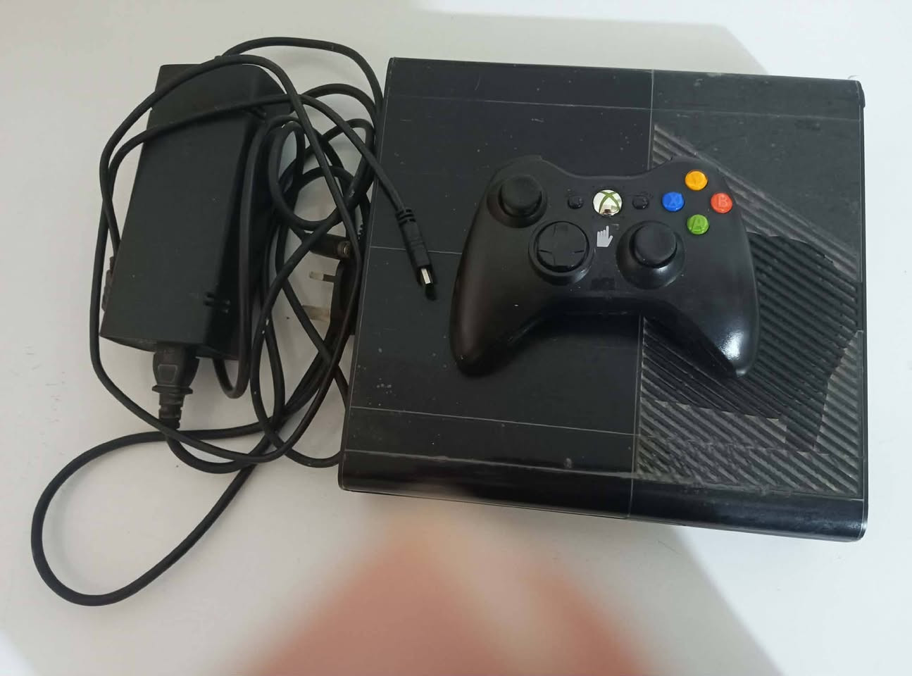 اكس بوكس 360 للبيع بيه 200لعبه
حله طهمازيه ***********
