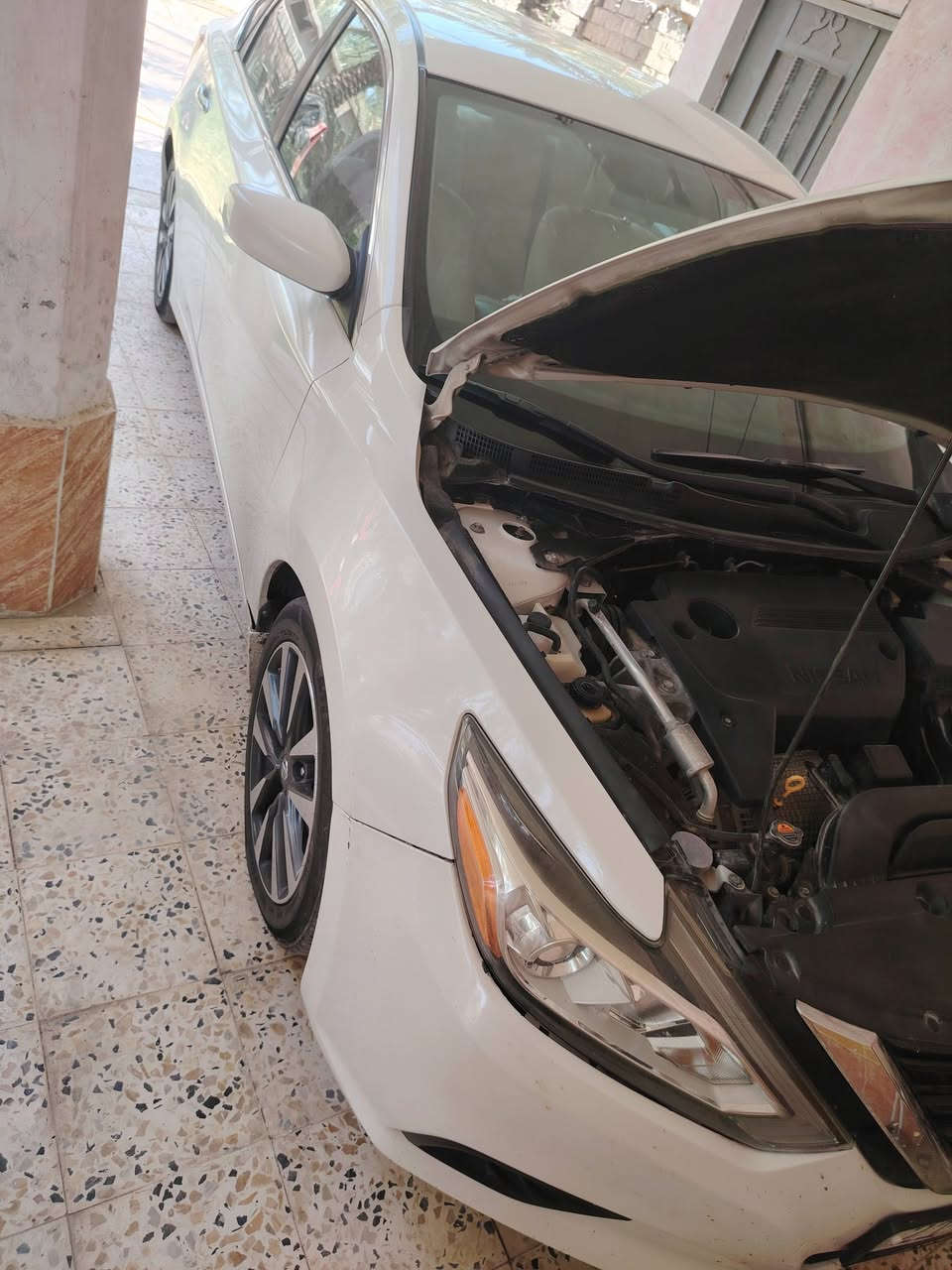 سلام عليكم نيسان التما للبيع ٢٠١٧ وارد بدون ضرر كلين فول مواصفات ماعدا فتحه بدون صبغ بس بيه بارد قليل جدا سعر الاتصال على الرقم ***********
