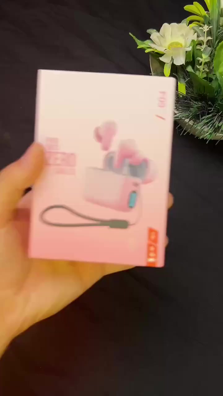 السعر 18,000 والتوصيل مجاناا
للحجز والاستفسار يرجى مراسله صفحه او مراسله الوتساب  ***********
تجربة استماع بجودة عالية 

ستيريو عالية الدقة
رابط فيديو اعلاني :
https://t.me/mojod_12/1966
إجراء مكالمات هاتفية بصوت نقي بفضل خاصية الاتصال اللاسلكي المستقر

مثالية للاستخدام اليومي والتنقل والرياضة

تقنية بلوتوث 5.3 لاتصال سريع ومستقر

صوت Hi-Fi ستيريو بتجربة نقية وعميقة

تصميم خفيف الوزن مع ثبات مريح داخل الأذن

زمن تشغيل يصل إلى 5 ساعات للسماعات، بالإضافة إلى 16 ساعة إضافية مع علبة الشحن

مقاومة للماء بمعيار IPX4 لمقاومة العرق ورذاذ الماء

دعم التحكم باللمس للموسيقى والمكالمات بدون الحاجة للهاتف

مكالمات ستيريو بخاصية الاتصال الحر Hands-Free

تصميم لاسلكي مستقل لكل سماعة لمرونة أكبر في الاستخدام

متوافقة مع أجهزة iOS وAndroid

محتويات الصندوق :

سماعات PURE BASS ZERO CABLES F09 اللاسلكية

علبة شحن مدمجة

كابل شحن

دليل الاستخدام
