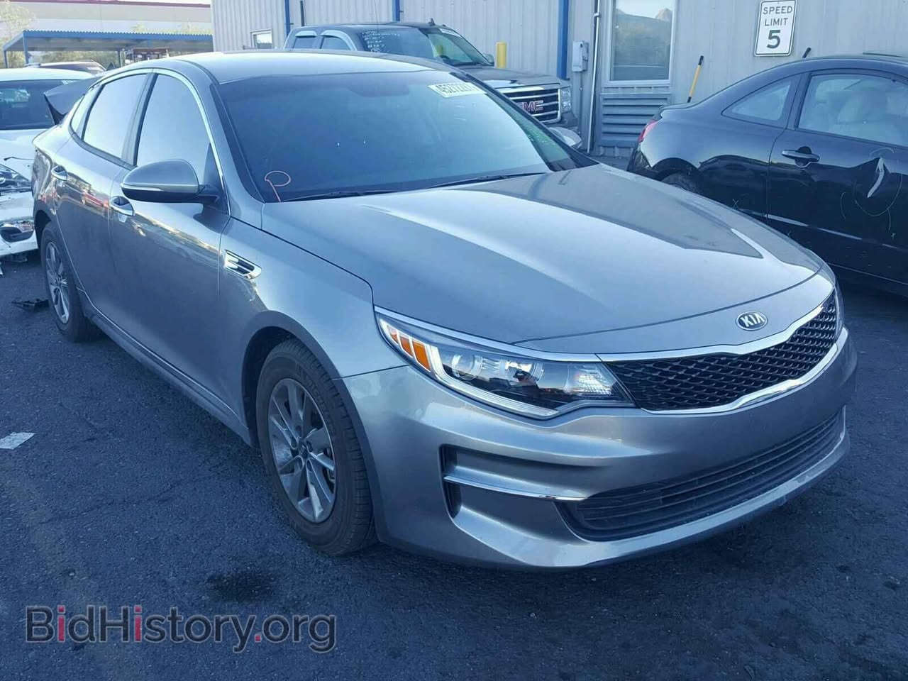 السلام عليكم 
صور الحادث بل منشور 
كيا اوبتما 2016وارد امريكي حادثها بارد بل صندوك فقط وهنا صار بيها جاملغ صبغ فقط مكينه 2000تيربو سياره نضيفه وحلوه 
سياره فول الفول موصفات عد البنرما خزن ميموري كشنات 
كشنات كهرباء مري شفط لد امامي خلفي شاشه كبيره تبريد بيانو
سعرها120وبيها مجال بيع او مرواس 
***********فقط اتصال
