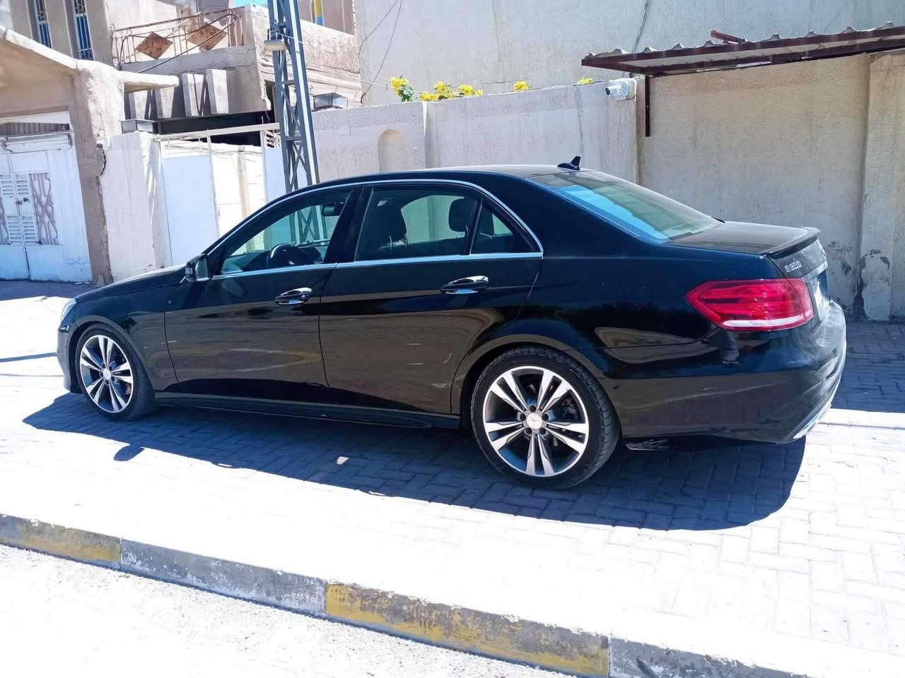 السلام عليكم عندي 
مرسيدس E350  قرار ١٠٢ مفحوصه مرور وگمرك معلايه سنه مديل ١٤ مسجله ١٥ رقم مميز انبار مدفوع گمرگ القديم للبيع 
السعر ٢٥٠ $مراوس حسب القناعه 
اللون اسود كفاله عامه اتصال 📱 على الرقم 
***********
