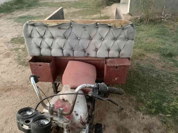 سلام عليكم للبيع مكاني ناحيه النيل ستوته نضيفه محمركه نضيف سعر 200 كلك . ***********
