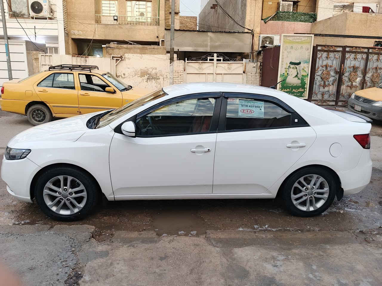 سياره سيراتو 2011 للبيع السعر 100ورقه بيهه مجال مكاني بغداد
***********
