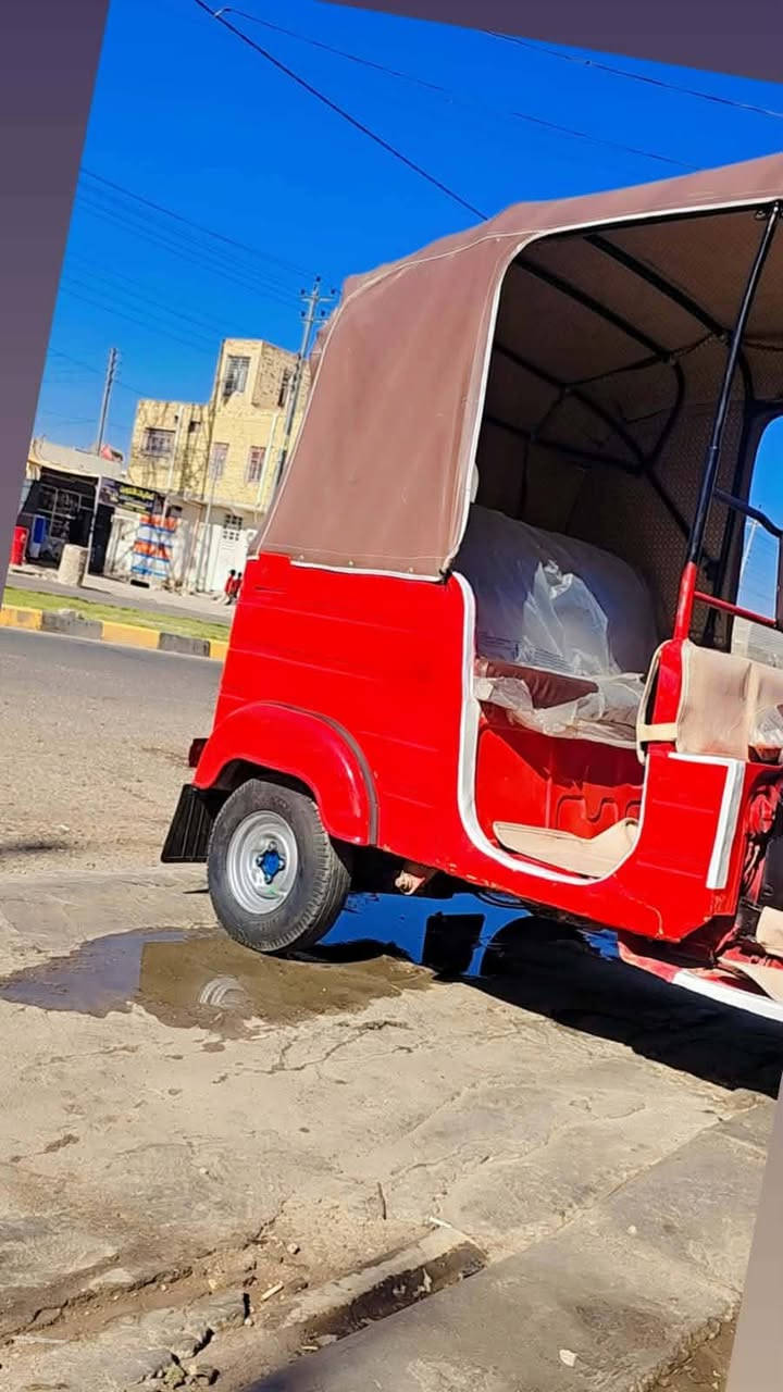 سلام عليكم تكتك للبيع 18 اوراق وكيلها شاكر تكتك مال شغل كبل لشارع  مصبوغه جماليه سعرها 4 و200 وبيها مجال قليل مكاني نهاوند شارع 20 خاص موجود ***********
