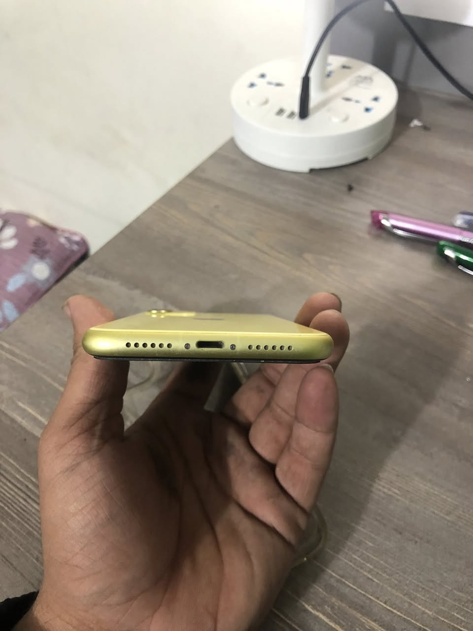 ١١عادي جهاز نضيف
ذاكره 128 (دبل شريحه)
فقط مستبدل بطاريه اصليه 
عنوان الأمين الثانيه 
***********
فقط واتساب
