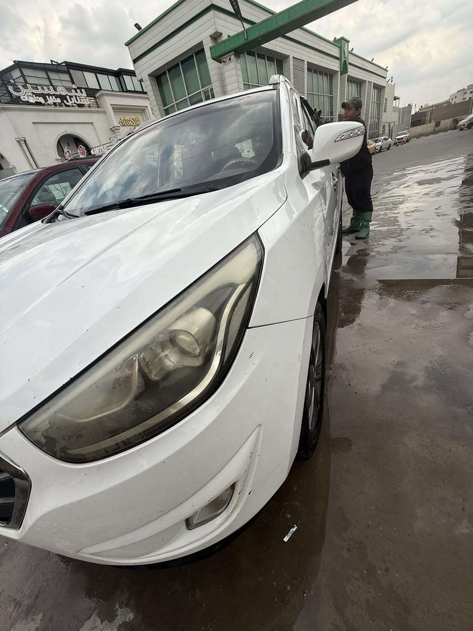 السلام عليكم توسان 2015 خليجي باسمي رقم بغداد جديد الإنكليزي
مكفوله من ضربة وصبغ بيها طختين موضحات بالصور
كير محرك تبريد بحالة جيدة
نواقص السياره صدر امامي وخلفي نص عمر وجامة إماميه
مكان السياره بغداد الدورة
السعر 145 بيها مجال
***********
