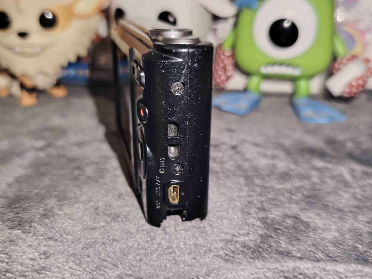 📸 كاميرات Sony أصلية للبيع
🔘 الرصاصية — Sony DSC-W350
غباشة خفيفة (غوش) بالصورة، تختفي عند الزوم
تصوير فيديو وصور شغال
عدسات نظيفة، بطارية وشاحن موجودين
⚫ السودة — Sony DSC-W800
وسخ داخل العدسة يحتاج تنظيف
غطاء البطارية (القبق) مكسور
باقي الأمور تعمل طبيعي
📦 الملحقات: بطاريات 2 + شاحنه 1
💰 السعر: 130,000 دينار عراقي


**إذا كنت صاحب هذا الإعلان وتريد حذفه لأي سبب، رجاءا أرسل رسالة إلى الدعم الفني**