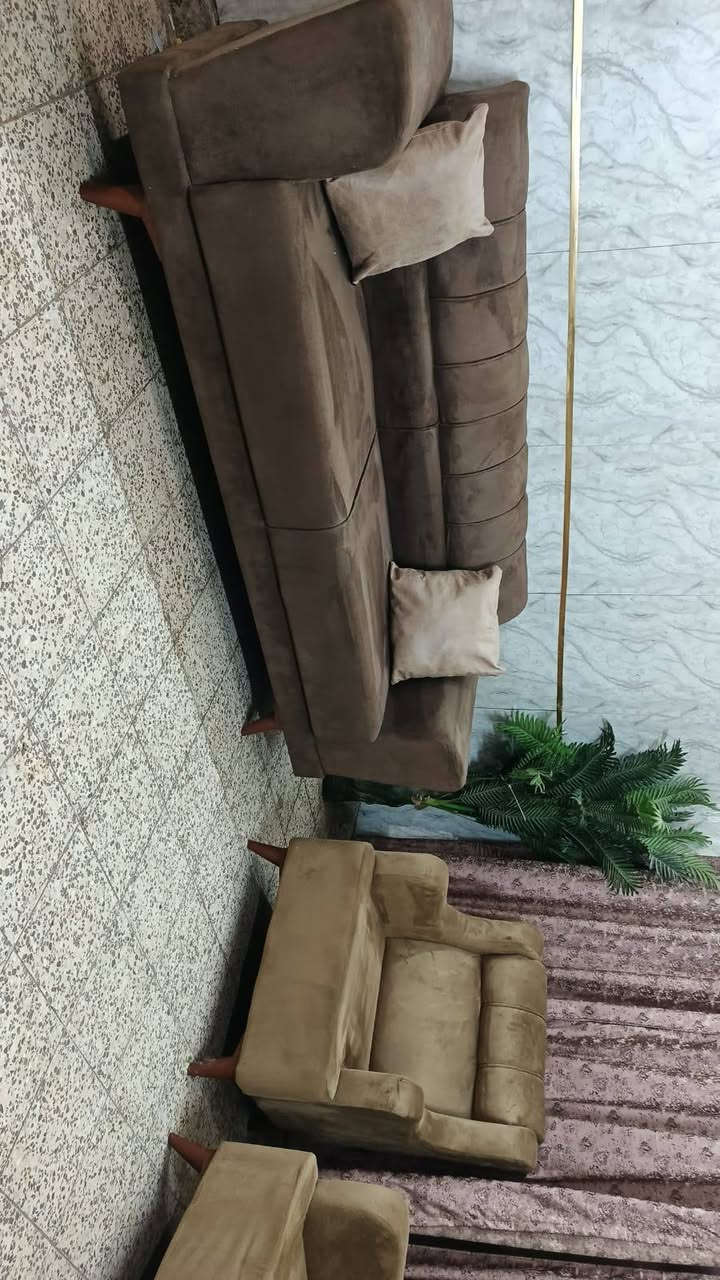 تخم ,,تركي,, 10 مقعد💺 جديد استعمال اقل شهر نضافه فوول اي ضرر مابي تجي تفحص وتاخذ تخم تكمه ثكيل كلش سعر ,,350,,بي مجال مكان لبياع *********** يوجد واتساب
