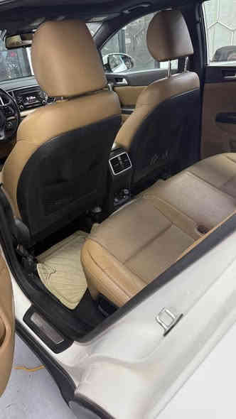 كيا سبورتاج 2018 خليجي رقم بغداد 
محركها.  2000 دوش 
وعدادها 90000 كيلو مو ميل وقابل للزياده
موصفاتها السياره فول للاخير شاشه السبورتاج الكبيره مو الصغيره
 بنوراما 
بصمه 
كرسي كهرباء سايق والصدر
حساسات خلفيه واماميه وكامره خلفيه بلشاشه
صندوق كهرباء
معروفه الفول هيه
السيارة مبينه نظيفه ومتعوب عليها ومابيها نقص صار حادث قبل فتره يمي بسيط تبديل دعاميه تبدلت ونصبغت ولايت اصلي وكاله  جهة اليسره والبنيد بارد بلزاويه مو هوايه بس هذني والباب الخلف الصدر بيها طخه متصلحه pdr وشخص بلجاملوغ الخلفي اليمنه والايرباكات الاماميه طاكه بسبب اني والشخص الكاعد بلصدر لابسين احزمة أمان فطكت الايرباكات رجعت مقاومات وماكو شي مشتغل بلدشبول ابد لا ايرباك ولاغيرها السياره متصرف عليها اي شي جاهزه تشغل وتطلع حتى دهن متبدللها تشغل وتطلع وتدعيلي والسياره بأاسمي بنفس الدقيقه عقد مروري وحجز حتى ابصملك
واي واحد يريد صورة الحادث راسلني وتدلل
مكان السيارة المنصور 
***********
سعرها 17800 دولار وبيها مجال حلو بغداد
