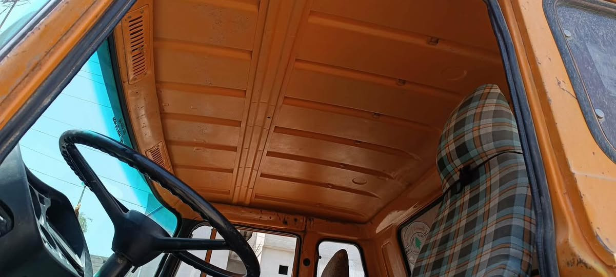 هينو للبيع 8طن كير محرك شاصي تحويل شرط للتواصل ***********
