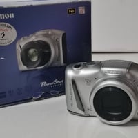 كاميرا كانون • حالة جيدة • مع ملحقات