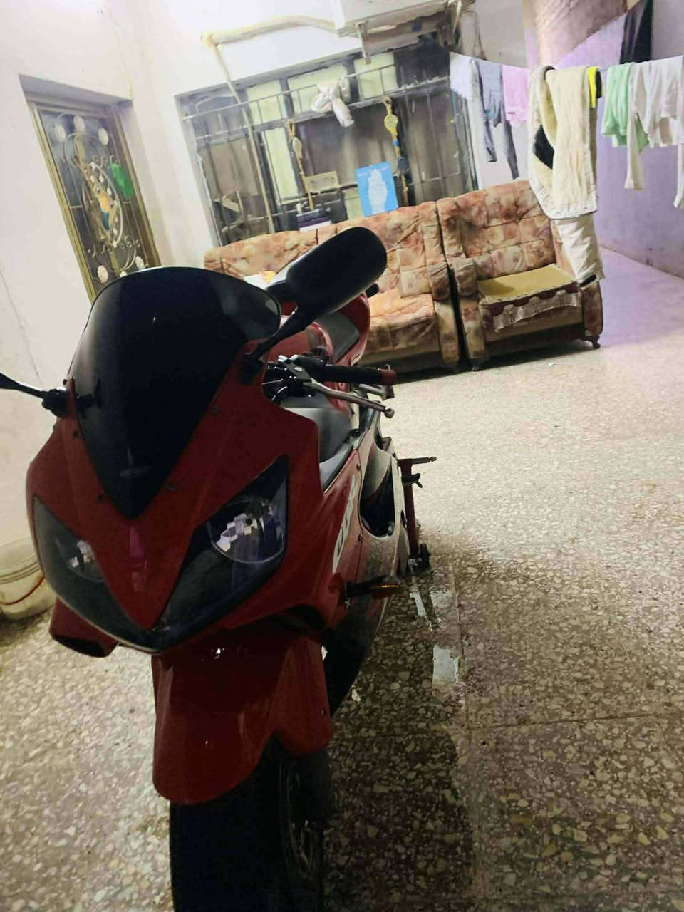 السلام عليكم دراجه بطح افوراي
موديل ٢٠٠٤
شباب الدراجه كفاله عامه 
يعني بلاايلاون 
بيها فقط شخط واحد كد ربع اصبع يعني دراجه ماشيه ٢٧ الف وكاله 
وبيها صالنصه مايف سعرها ٣ ورقات
لتخارني دكلي شبيها غير هاذ اذه. بيها اطيكيها بلاش
وللعلم الدراجه نازله من كلشي وكلاشي صار شهرين 
مكاني بغداد 
اتصل وبيك خير ودلل 
***********
