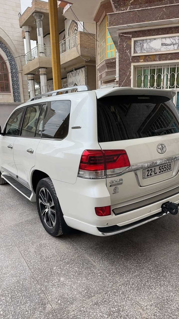 لاندكروز 2021 بحريني
سيارة فول مواصفات 
رقم مميز 55588 اربيل 
بيهة صبغ على كد شبرين بلجاملغ الخلفي
ماشية 103 الف
ليارة احلة من صور 
السعر 515 ماكو هيج سعر 
للتواصل /***********
