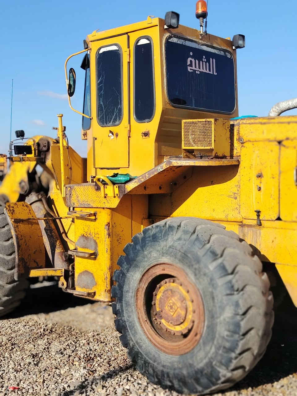 شفل للبيع حجم ٨٠ موديل ٨٠ رقم صلاح الدين اصفر وشرط تحويل سعره ١٦٠وبيه مجال وهذا رقمي ***********
