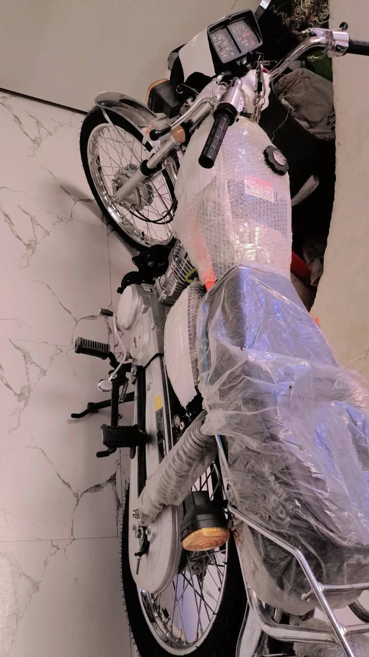 سلام عليكم دراجه 24 مكفوله كفاله عامه رقم وسنويه بسمي بصره رقم مميز 2002  دراجه سعرها مليون و250بيها مجال  محتاج ورايد ابيع مستعجل مكاني مركز الناصريه ***********تصل وبيك خير وتدلل
