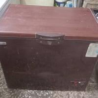 مجمده ١٠قدم نضافة ٨٠% افريز يعني بعد ماتليك تجميد فول سعره ١٢٥الف وبيه...