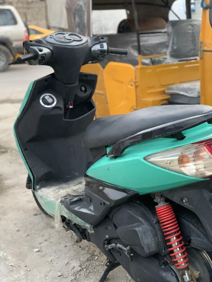 سكنس للبيع جديده اي نقص ما بيهه
هًورن اشاير لايت زنون دراجه كلهه بلاديه 

كفاله كلهه مكينه سبانه ما ممدوده عليهه 

فحل قبق نفخ وياله ذهبي بلادي 

سعر 600وبيه مجال حك جيه رقمي ***********
