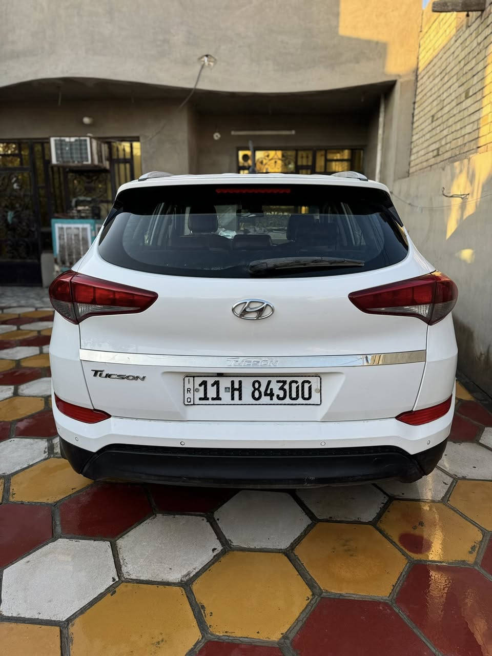 السلام عليكم توسان 2018  خليجيه رقم بغداد باسمي ماشيه 125 الف  مواصفاتها  وسط    سونار موجود بالمنشور  سعرها 183 وبيها مجاال بسيط .مكانها بغداد حسينيه المعامل 
كلشي ذكرت بلمنشور وموجود بالصور  

‭0773 595 0756‬
