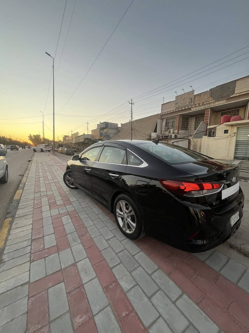 السلام عليكم 

-سوناتا 2018  وارد امريكي 
-فول مواصفات عدا الفتحه
 -رادار نقطه عمياء 
-قطعتين تبريد
   -بصمه 
-كشنات تدفئه
-تبريد منفصل
-محرك ما مفتوح
-وهواي تفاصيل بعد بيها
-السونار مرفق مع الصور 
-السعر 122 وبيهه مجال
-مكان السياره ديوانيه غماس
-للاستفسار ***********
