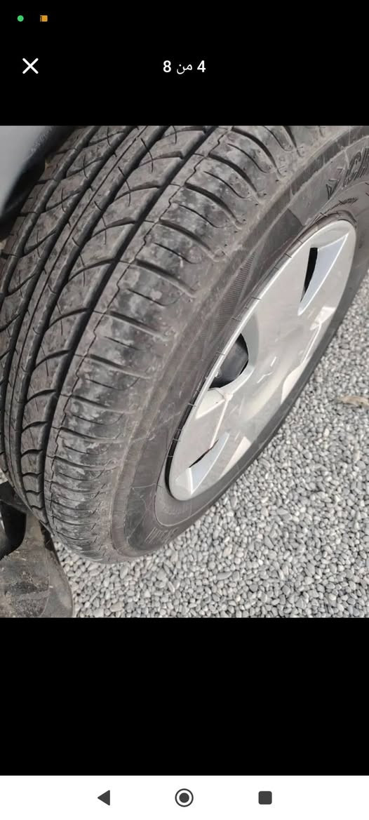 بە ناوی خوای گەورە
سەیارە لانسەر مەکینە گەورە
ناو زەرد جام کارەبا
بیلاد مەکینە گەورە
کامل سێرڤسە
تایەی تازەیە
چرکەی تیا نییە
گێڕو مەکینەی بە شەرتە
بە شەرتی فەحسە وەستا
تەبریت بە شەرت
تەحویل و غرامەو بڕاوە
بە شەرتە
کامل پارچە ڕەشە بێ مەعجونە
سەقفیشی گۆڕاوە بە بیلاد بێ بۆیاغە
موس کراوە
لە سلێمانییە ژت***********
