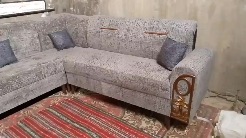 ديوان 18 مقعد
4 قنفات
2 ثنائيات 
2 زوايه 
13 متر  قماش خاولي+ كوله بلوك+ اسفنج مميز + بولستر طبي 
بسعر جدا مناسب للتواصل ***********
