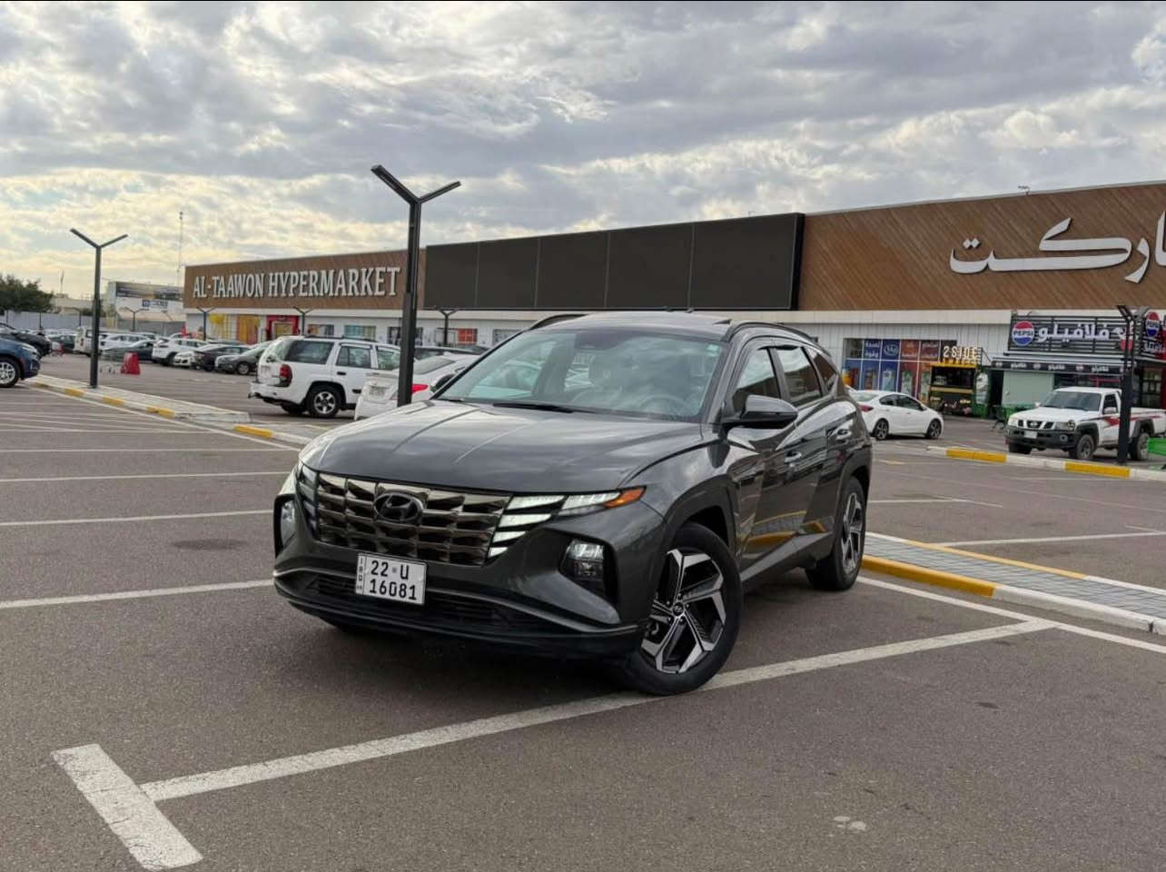 توسان 2023 ( بدون ايرباك ) فول مواصفات
اخت الكلين ( بدون تبديل وبدون ايرباك السياره كلها ليبل واحد ) الصور بالمشنور وعندي بيها سونار 

جديدة جدا وع وضع الشركة نظافة ١٠٠٪؜
ماشية 28 فقط 
دخول وترقيم جديد 
 
الكشر كله مكفول لاشخوط لارصعات والداخل جديد 
محرك ٢٥٠٠ - داخل لونين ابيض واسود 

فتحة ( سلايد ) - كشنات جلد  - رادارت 360 (امامي خلفي جانبي) - شاشة العدادات الكترونية (ديجتال) - تشغيل عن بعد - نقاط عمياء - شاحن وايرلس لاسلكي - صندوق كهرباء - تحديد مسار - تدفئة كشنات  - كشن كهرباء - اشاير بالمري - بصمة تشغيل وابواب - دخول ذكي  - نظام ترحيب - اوتو هولد - اوتو ستوب  - قيادة ذاتيه  - مثبت سرعة - توقف ذاتي امامي خلفي  (مانع التصادم )  -   تحكم ستيرن - وبعد بيها هووواي مواصفات 

‎السيارة جديدة بمعنى الكلمة وبالواقع بعد احلى وجاهزة من كل النواحي بدون اي نقص وكل التفاصيل مذكورة بالكامل 

‏‎السعر 208وبيها مجال كلش بسيط
مكاني بغداد 
‎‏‎للأستفسار هذا رقمي
*********** بغداد, العراق
