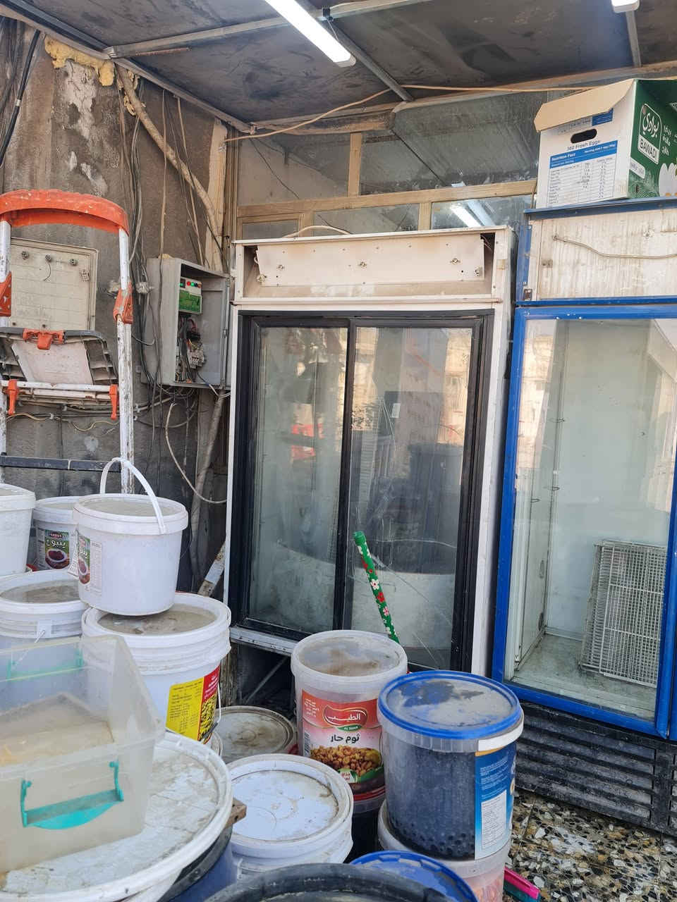 السلام عليكم عارظات عامودي ثنين باب شغالات علفحص السلايتات الوحدة 350 وام البوب الزركة 450 بغداد الأمين الثانية *********** سلات كاملة
