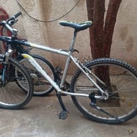 للبيع بيسكل نضيف السعر 80 وبي مجال 07709976474